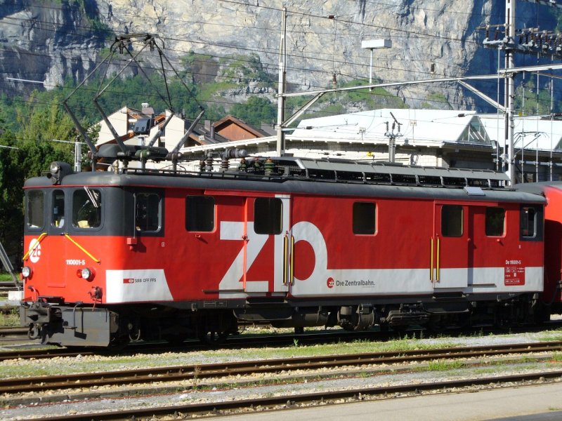 zb - E-Lok De 4/4  110 001-5 im Bahnhofsareal von Meiringen am 04.08.2007
