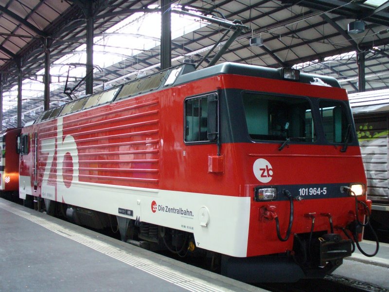 zb - HGe 4/4  101 964-5 ( ex SBB Brnig ) im Bahnhof von Luzern am 18.11.2007