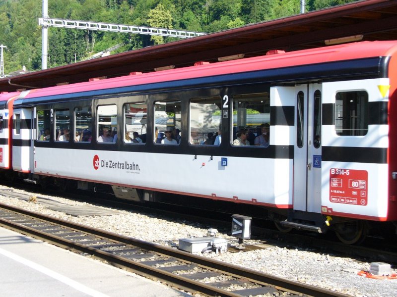 zb - Personenwagen 2 Kl. A 314-5 im Bahnhof von Interlaken Ost am 16.06.2007