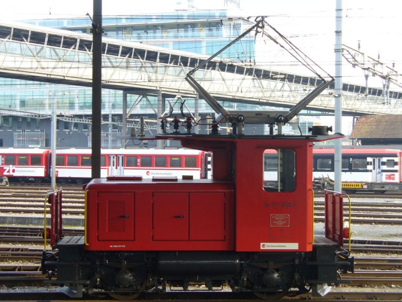 zb - Rangierlok Te 2/2 171 202-5 im Bahnhof von Luzern am 26.01.2008