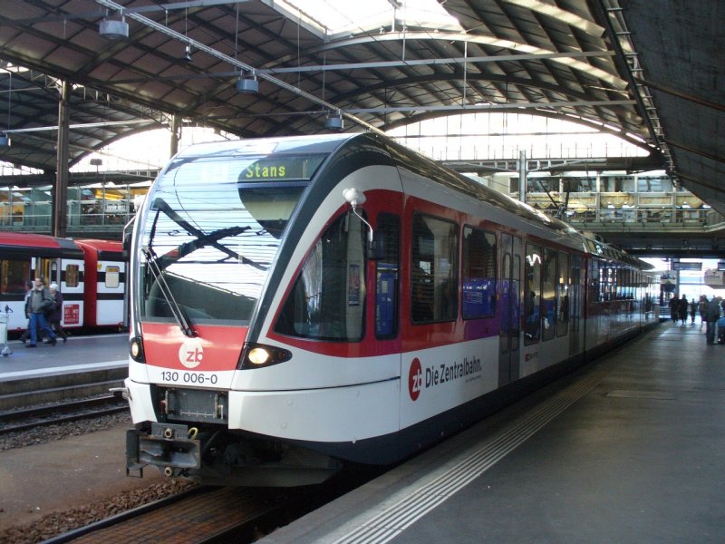 zb - Triebwagen ABe 130 006-0 im Bahnhof von Luzern am 26.01.2008