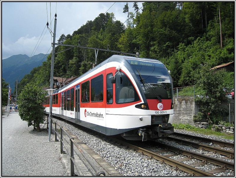 ZB Triebzug ABe 130 001 hat auf dem Weg nach Meiringen gerade den Bahnhof in Brienz verlassen. Die Aufnahme stammt vom 28.07.2008.