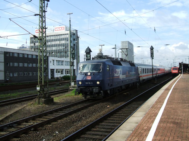  ZDF  Werbelok BR 102 151-6 mit IC 2228 nach HH Altona bei der Ausfahrt aus dem Dortmunder Hbf.(11.09.2007)
