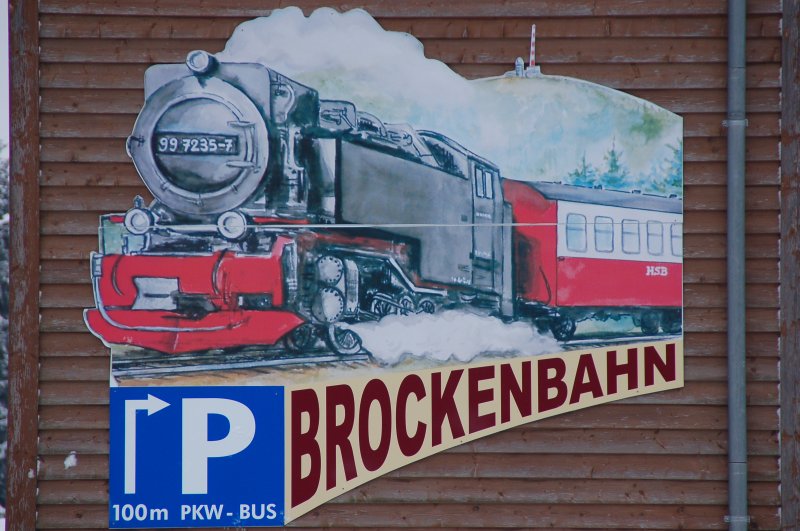 Zeichnung einer Dampflokomotive der HSB beim Bahnhof Drei Annen Hohne. 