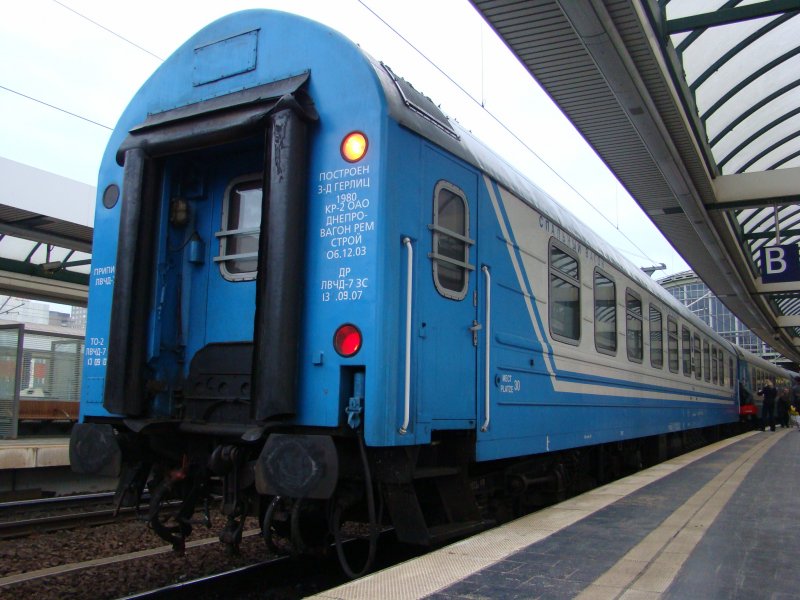 Zg2 und der Schlafwagen des D1249. Hier der Kurswagen nach Novosibirsk. Fahrzeit 89h40min (Ohne Versptung). Aufgenommen am 29.12.2007 Berlin Ostbahnhof
