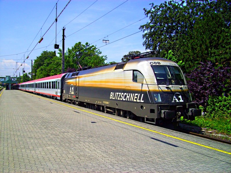 Zog am 3.6.2009 den EC 569 von Bregenz nach Wien West. Foto zeigt den Zug bei der Bereitstellung um ca. 12.24 Uhr.

Lg