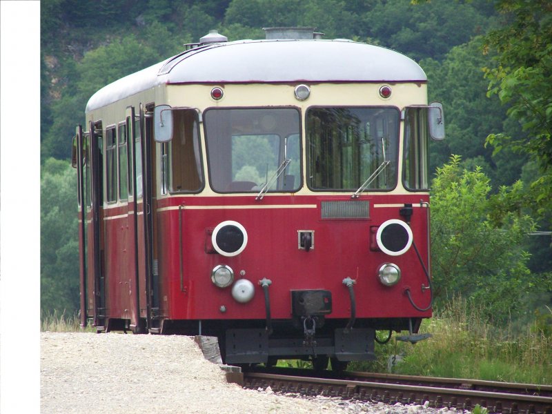 Zoombild des Triebwagen T33 im Haltepunkt Sgmhle. Aufgenommen am 1.Juli 2007