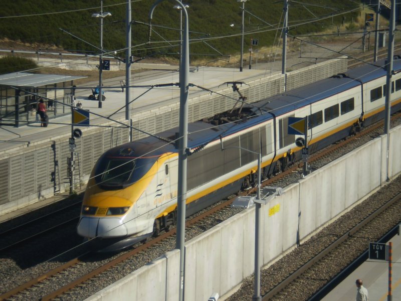 Zu meiner verwunderung kam ein Eurostar angeraucht ein Notschuss war von nten um ihn irgendwie zu bekommen.
Mir war nie bewusst, dass dieser Zug hier unten fhrt. 