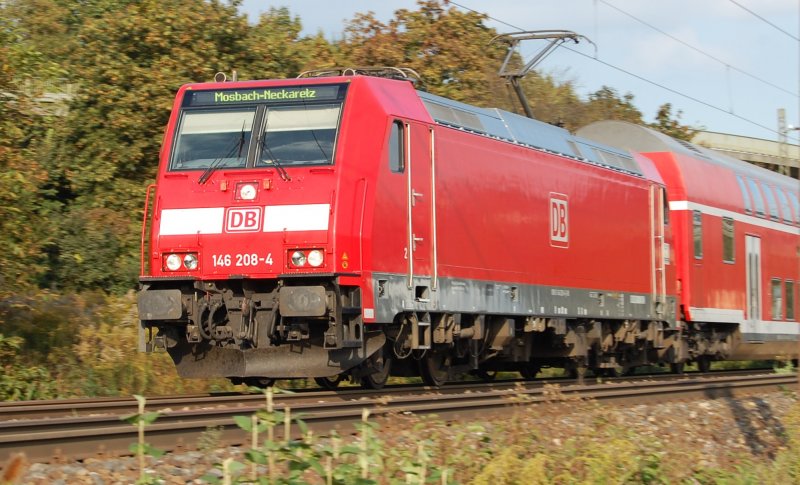 Zuf�llig entstand am 25.9.2009 dieses Lokportrait der 146 208-4 auf der Filsbahn kurz vor Plochingen. 
