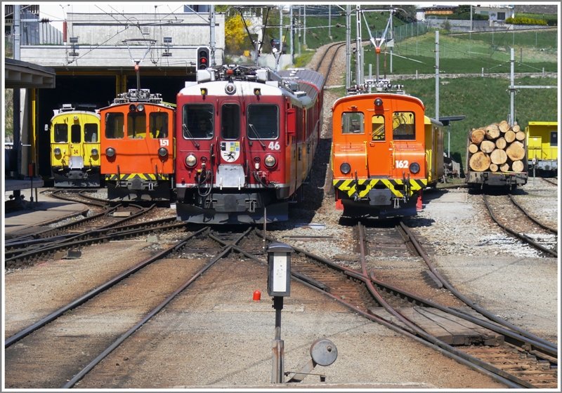 Zufllige Frhlingsparade in Poschiavo mit ABe 4/4 I 34, De 2/2 151, ABe 4/4 II 46 und Ge 2/2 162. (23.04.2009)