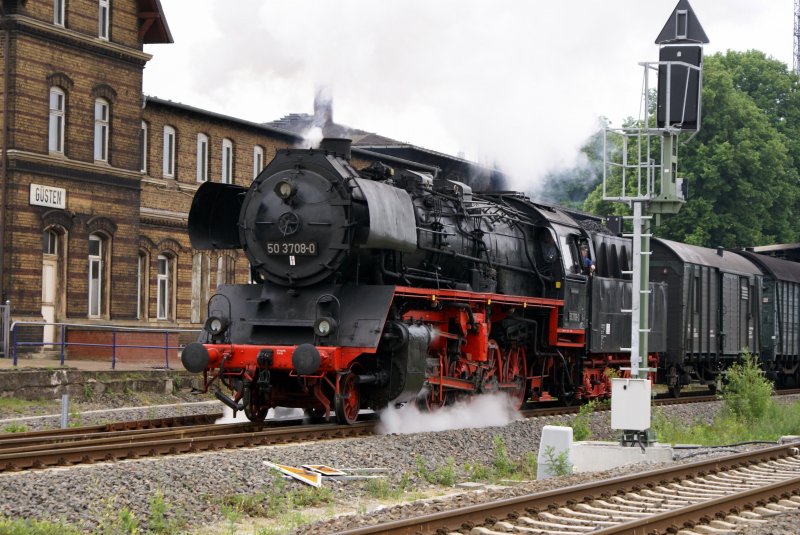 Zufallsbegegnung mit der Halberstdter 50 3708 am 2.6.2007 in Gsten