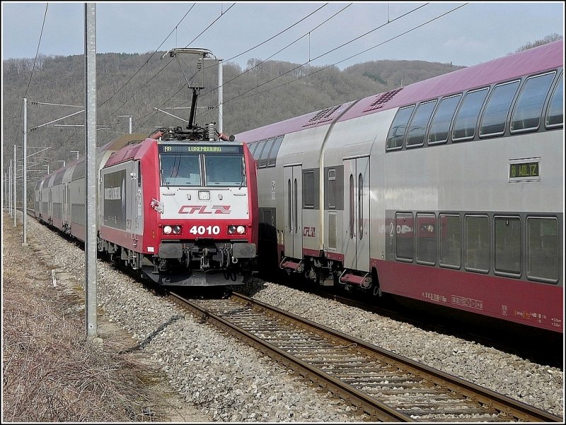 Zugbegegnung am 22.03.09 in Erpeldange/Ettelbrck. (Jeanny)