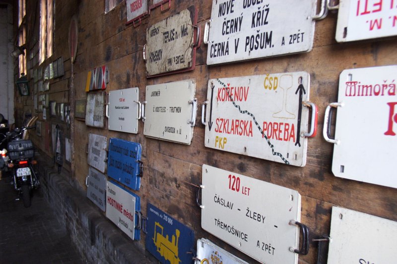 Zuglaufschilder fr verschiedene Relationen