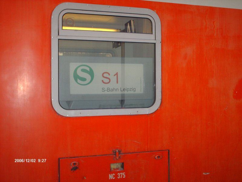 Zuglaufschilder der S-Bahn in Leipzig.