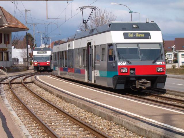 Zugskreuzung in Lattrigen.
Lattrigen den 06.03.2004