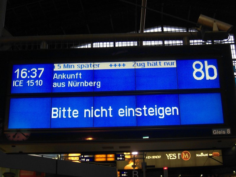 Zugzielanzeige beim ICE 1510 aus Nrnberg im Hamburger Hbf.