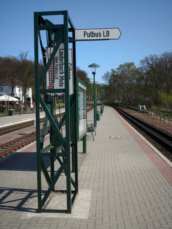 Zugzielanzeiger beim Rasenden Roland in Richtung Putbus am 25.April 2009 in Binz.