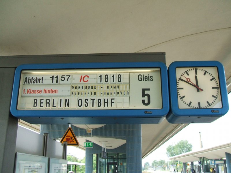 Zugzielanzeiger in Bochum Hbf. Gleis 5