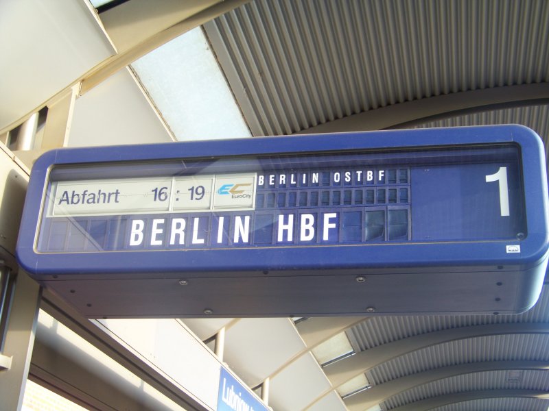 Zugzielanzeiger des EC 240 nach Berlin Hbf. Lbbenau/Spreewald den 16.02.2008