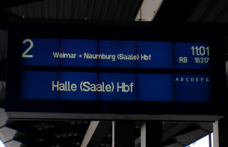 Zugzielanzeiger in Erfurt am 4.12.2007 fr die RB Eisenach-Halle (S)