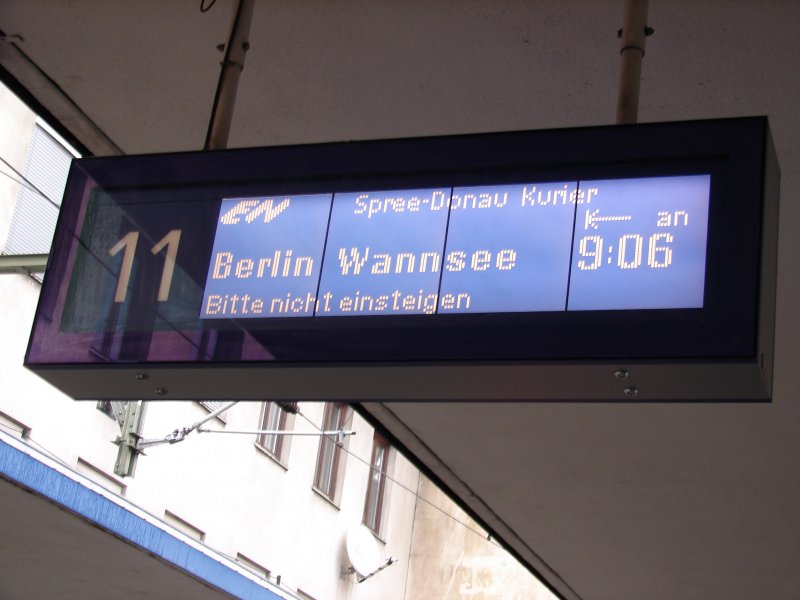 Zugzielanzeiger vom Euronight 429 von Berlin Wannsee in Wien Westbahnhof. Aufgenommen am 20.10.2007