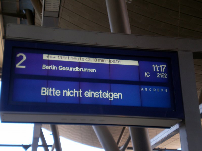 Zugzielanzeiger fr den in Erfurt endenden IC 2152 aus Berlin Gesundbrunnen. Komisch, das in Erfurt endende Zge 10min. spter fahren?! Erfurt Hbf, 30.07.2008