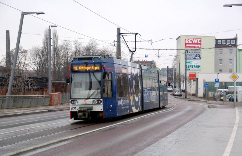 Zum Abschluss noch eine Straenbahn der Havag aus Halle(S). Hier befhrt eine Straenbahn der Linie 10 befhrt am 22.02.09 die Berliner Brcke.
