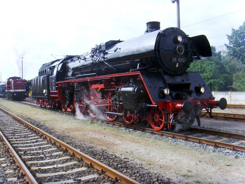 Zum Jubilum  100 Jahre Schienenfahrzeugwerk Delitzsch  am 30.08.2008 war auch 03 1010 als Gastlok zugegen, damals noch unter Dampf!