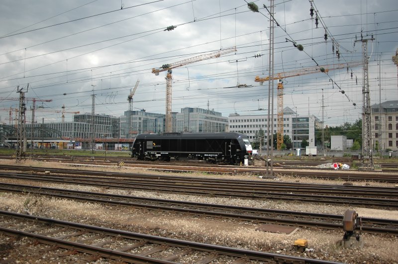 Zum Vergleich: 4 Monate sp�ter am 14.06.08 steht ER 20-013 im Hauptbahnhof M�nchen