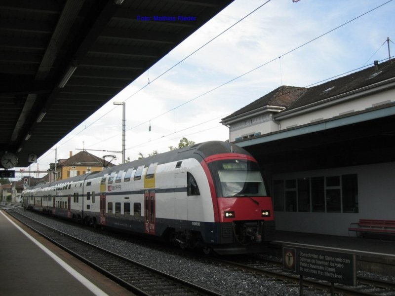 Zur Zeit wird die S 14 ( Hinwil- Zch HB) zwischen durch wieder mit DTZ betrieben. die Aufnahme entstand am 18.06.07 in Uster.