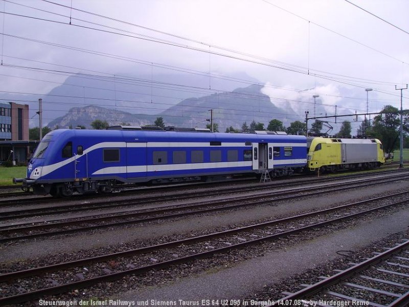 Zusammen mit dem Siemens Dispo Taurus ES 64 U2 095 steht der Testzug in Sargans, bevors wieder nach Landquart geht.
Sargans 14.07.08