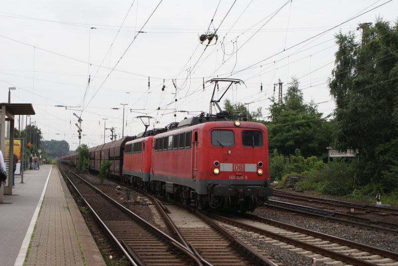 Zwei 140er mit Kohlezug in Rath am 23.07.2008