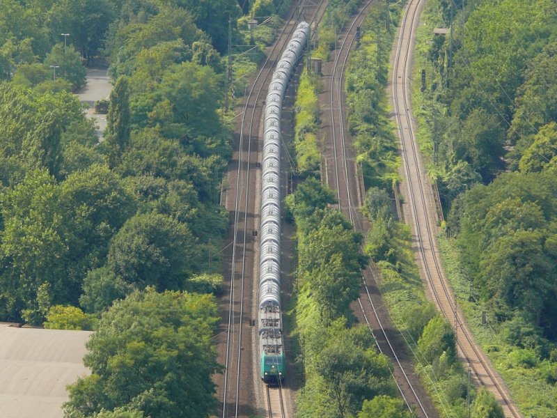 zwei 185er der Rail4chem bei Oberhausen mit Gterzug am 31.8.2008