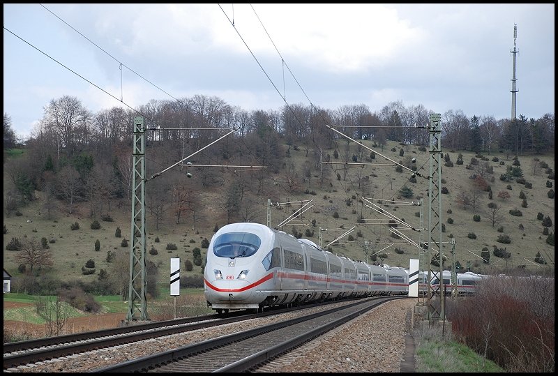 Zwei 403er sind auf dem Weg nach Dortmund Hbf. Aufgenommen bei Lonsee und Urspring am 12.04.08