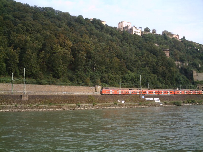Zwei 425er unterhalb der Festung Ehrenbreitstein in Koblenz, gegenber der Moselmndung und dem Deutschen Eck. 01.09.2007
