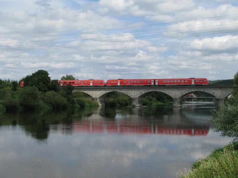 Zwei 612 berqueren am 21.8.2008 den Regen in Regenstauf.