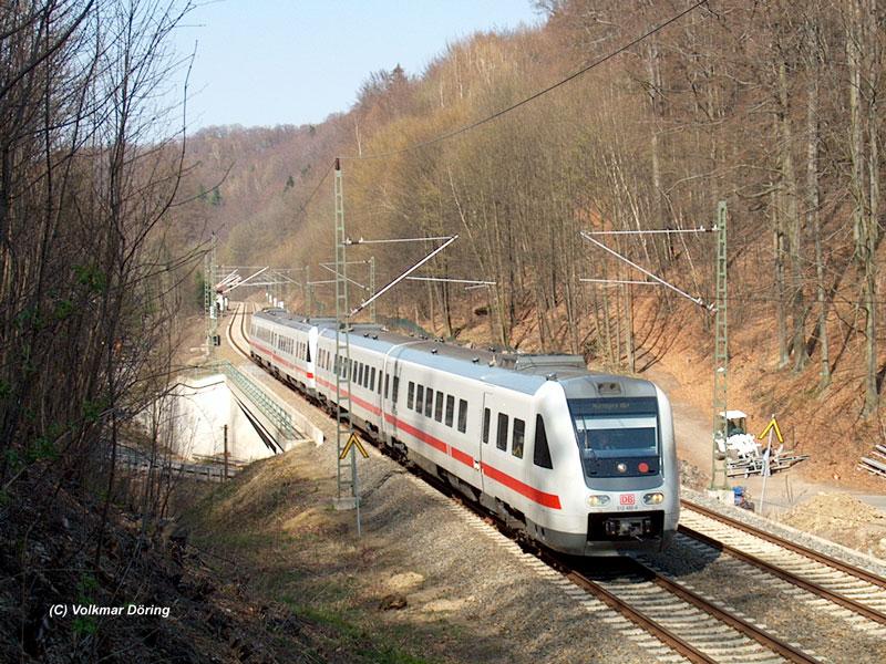 Zwei 612er als IC 1564 Dresden-Nrnberg im Tharandter Wald (15.04.04)

