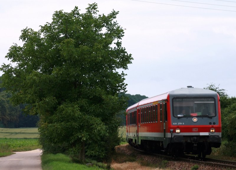 Zwei 628 fahren als RB 18319 von Heidelberg HBF nach Bad Friedrichshall Jagstfeld. Die Aufnahme entstand zwischen Bad Rappenau und Bad Wimpfen Hohenstadt.