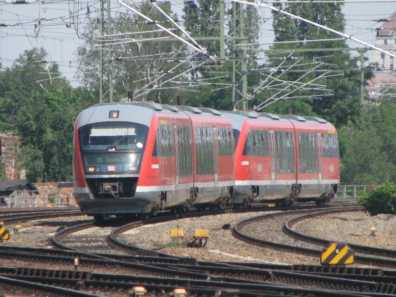 Zwei 642er von Zittau komment kurz vor Dresden-HBF.09.06.07.
