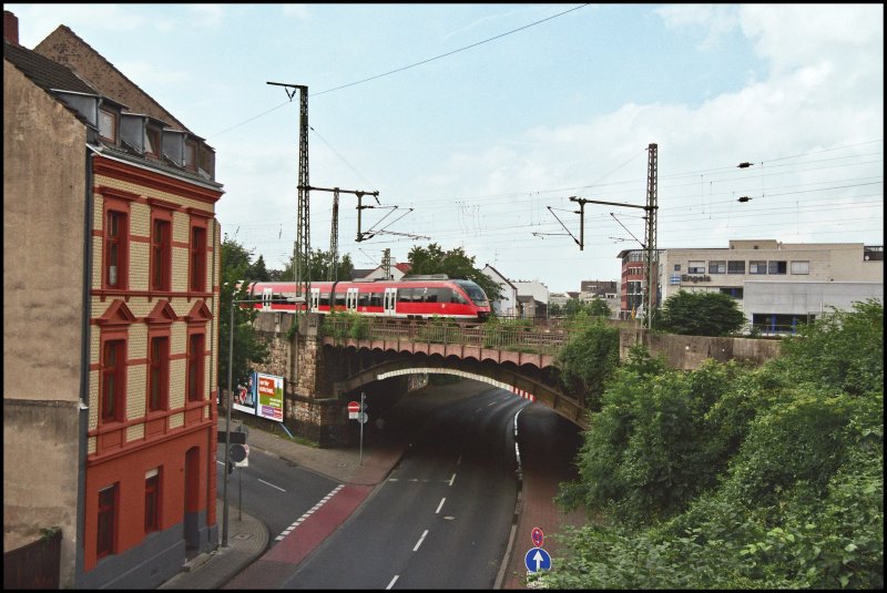 Zwei 644er fahren am 27.05.2007 als RB25  Oberbergische Bahn  von Kln-Hansaring nach Marienheide. 