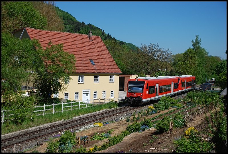 Zwei 650er sind unterwegs nach Ulm Hbf- Aufgenommen bei Unterkochen am 13.Mai 2008.