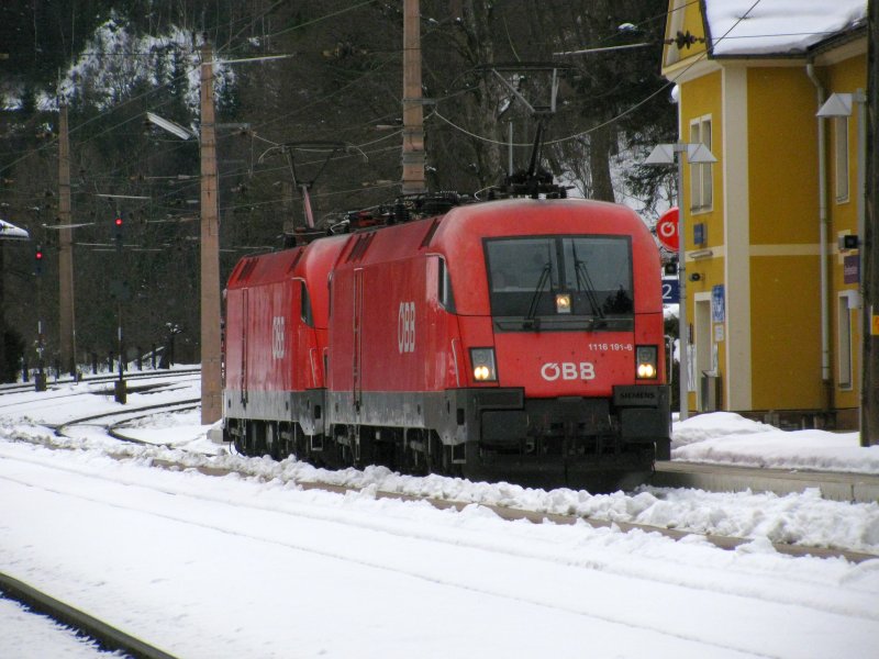 Zwei BR 1*16 als LZ bei der Durchfahrt in Breitenstein am 27.02.2009