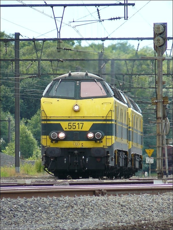 Zwei Diesel Loks der BR 55 rangieren am 12.07.08 im Bahnhof von Montzen. (Hans)