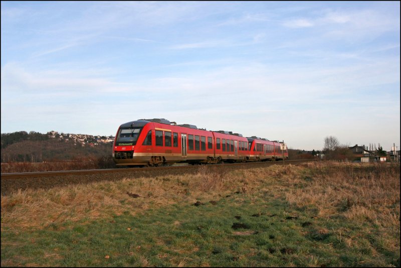 Zwei Dortmunder 648er fahren bei Wickede (Ruhr) den Verspteten (?) RE57 (RE 29250)  Dortmund-Sauerland-Express , vom bekannten Wintersportort Winterberg (Westf) nach Dortmund. (28.12.07)