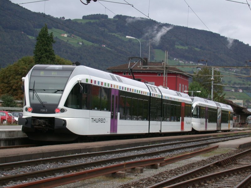 Zwei GTW 2/6 der Firma Thurbo in Altsttten SG, von wo sie als S1 ber St.Gallen nach Wil verkehren. (17.09.2006)