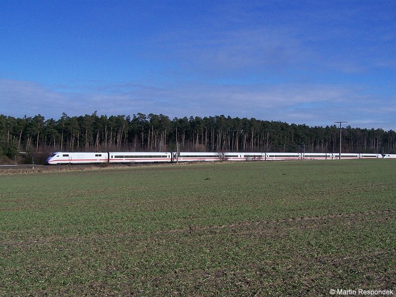 Zwei ICE-2 Triebzge sind am 08.Februar 2008 von Hamburg-Altona nach Mnchen Hbf unterwegs. Der nchste Halt war Nrnberg Hbf.