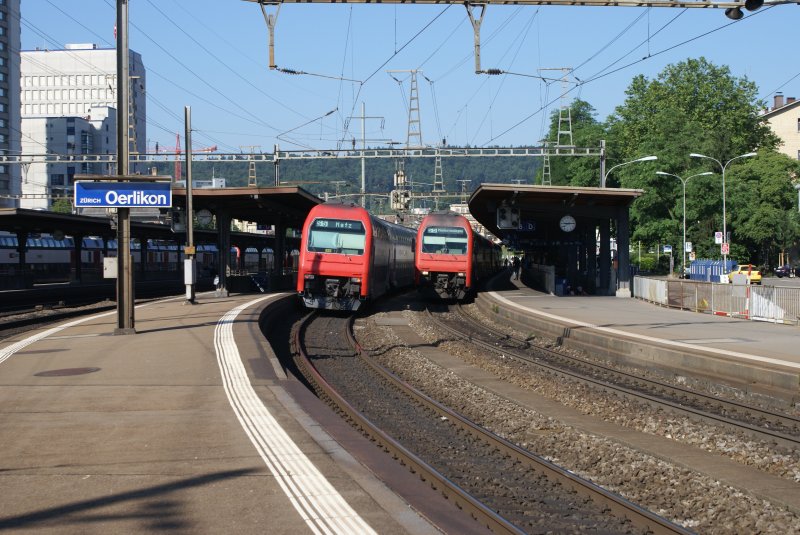 Zwei Kompositionen der S 5 stehen am 29.6.08 in Zrich Oerlikon.