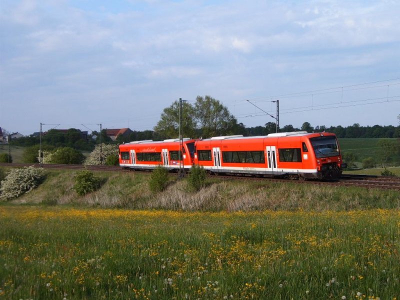 Zwei unbekannte 650er beschleunigen hinter Goldshfe am 03.05.07 Richtung Aalen. Nchster Halt: Hofen(b Aalen). Das Zugziel ist Ulm HBF.