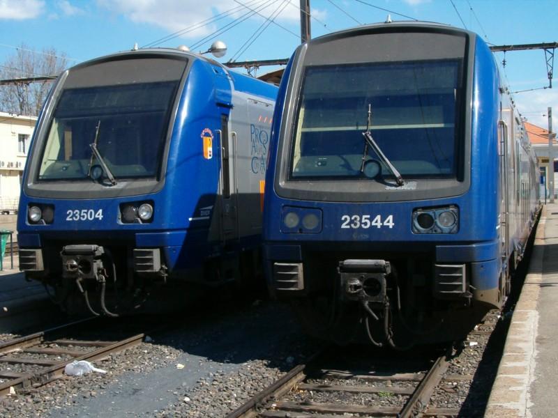 Zwei Z 23500 in Avignon Centre. (Mit dem Z 23504 fuhr ich zuvor von Miramas nach Avignon, ber Salon und Cavaillon.)