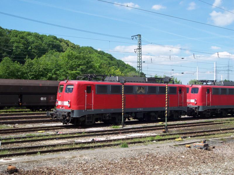 Zweimal BR 140 im Abstellbereich des Plochinger Bahnhofs.